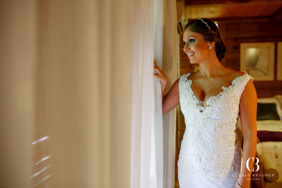 Lindo casamento realizado na Villa Tuiuty em Bento Gonçalves Rs, fotografado por Cleber Brauner, fotógrafo de casamento de Garibaldi e Porto alegre. Fotos do ensaio e trash the dress no site