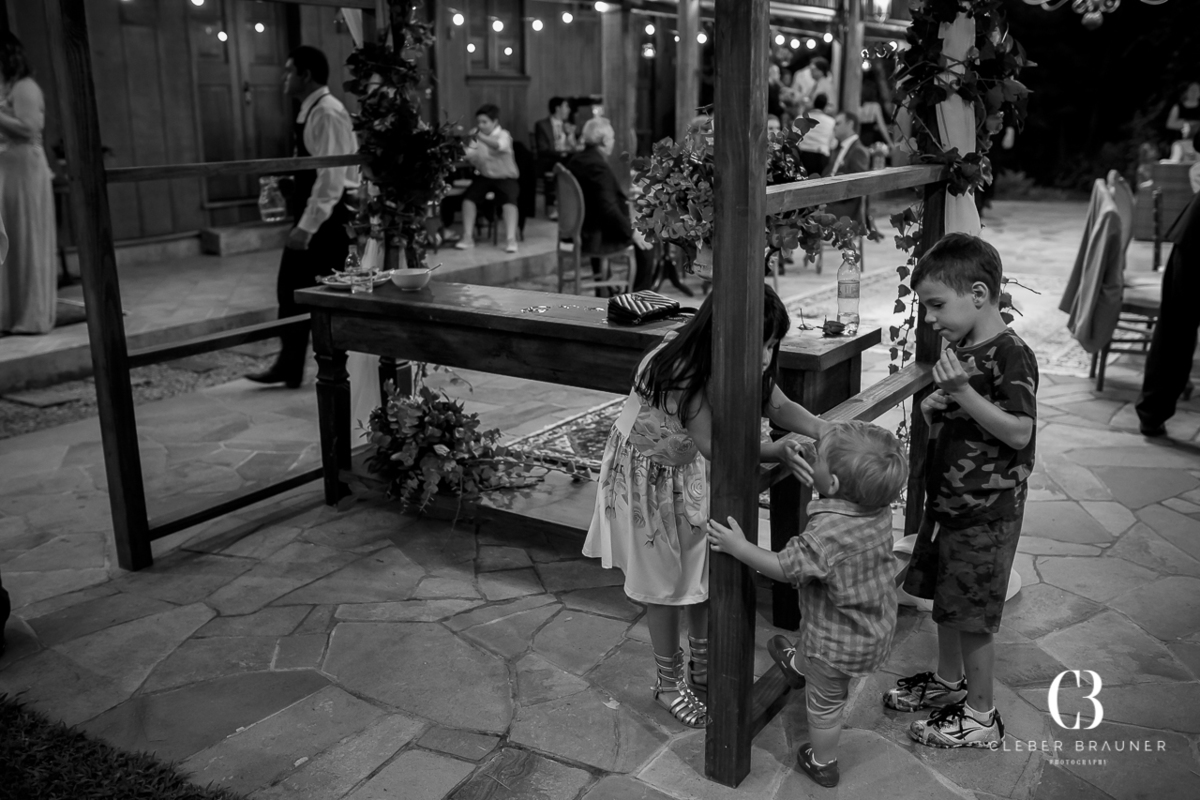 Lindo casamento realizado na Villa Tuiuty em Bento Gonçalves Rs, fotografado por Cleber Brauner, fotógrafo de casamento de Garibaldi e Porto alegre. Fotos do ensaio e trash the dress no site
