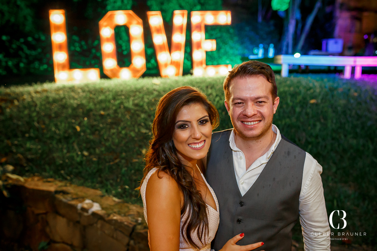 Lindo casamento realizado na Villa Tuiuty em Bento Gonçalves Rs, fotografado por Cleber Brauner, fotógrafo de casamento de Garibaldi e Porto alegre. Fotos do ensaio e trash the dress no site