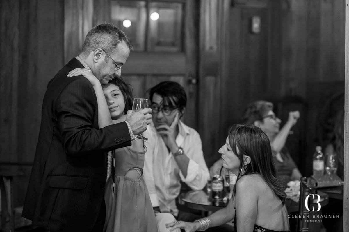 Lindo casamento realizado na Villa Tuiuty em Bento Gonçalves Rs, fotografado por Cleber Brauner, fotógrafo de casamento de Garibaldi e Porto alegre. Fotos do ensaio e trash the dress no site