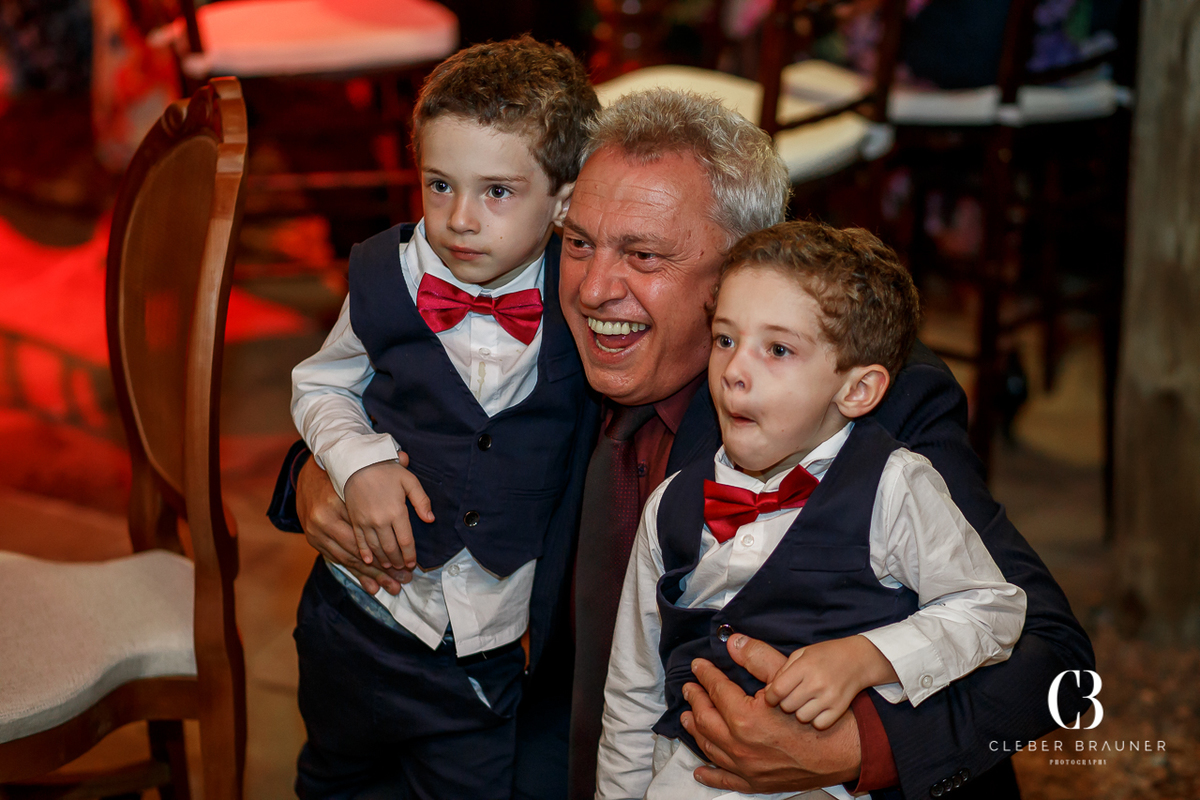 Lindo casamento realizado na Villa Tuiuty em Bento Gonçalves Rs, fotografado por Cleber Brauner, fotógrafo de casamento de Garibaldi e Porto alegre. Fotos do ensaio e trash the dress no site