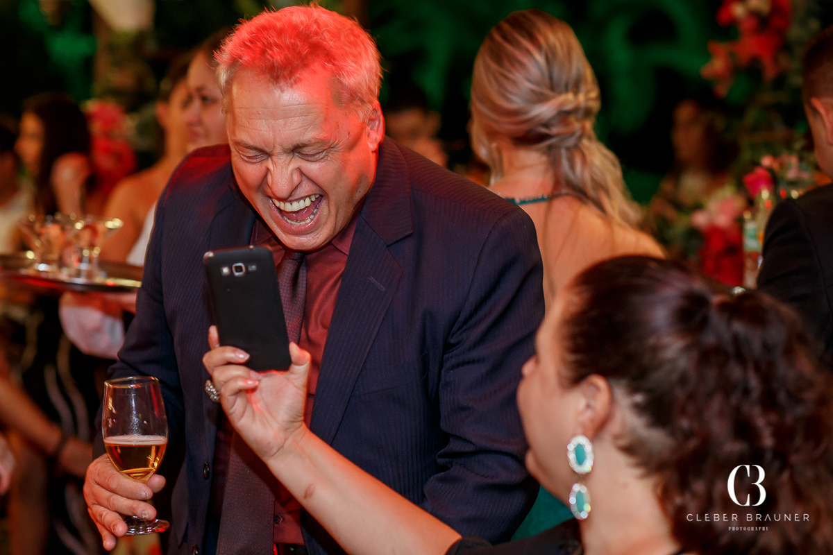 Lindo casamento realizado na Villa Tuiuty em Bento Gonçalves Rs, fotografado por Cleber Brauner, fotógrafo de casamento de Garibaldi e Porto alegre. Fotos do ensaio e trash the dress no site