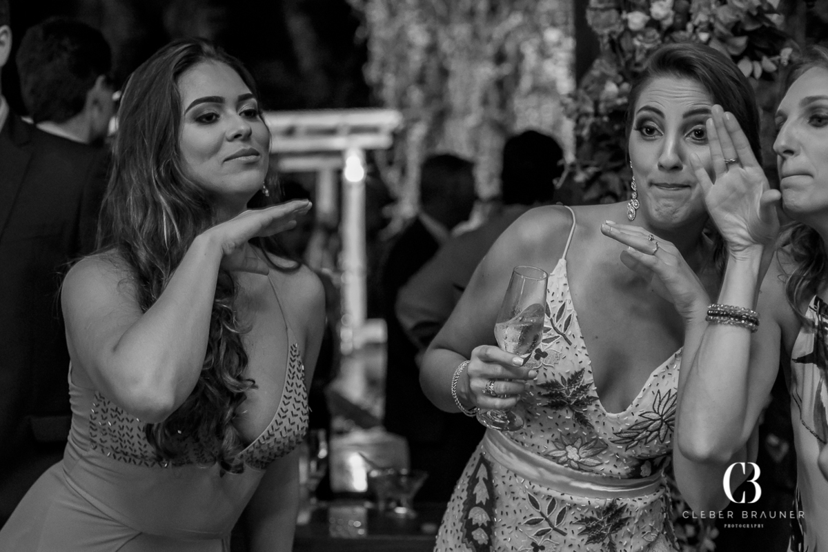 Lindo casamento realizado na Villa Tuiuty em Bento Gonçalves Rs, fotografado por Cleber Brauner, fotógrafo de casamento de Garibaldi e Porto alegre. Fotos do ensaio e trash the dress no site