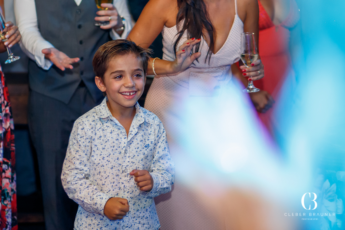 Lindo casamento realizado na Villa Tuiuty em Bento Gonçalves Rs, fotografado por Cleber Brauner, fotógrafo de casamento de Garibaldi e Porto alegre. Fotos do ensaio e trash the dress no site