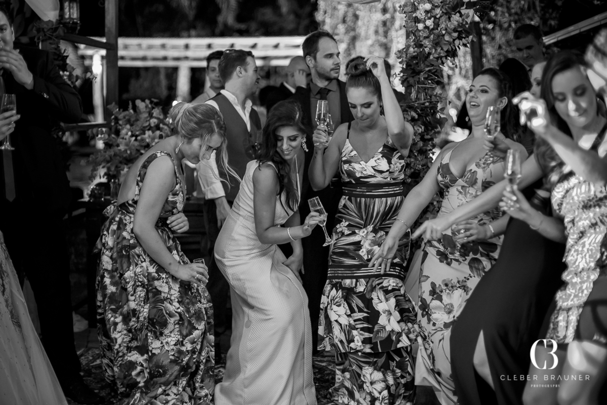 Lindo casamento realizado na Villa Tuiuty em Bento Gonçalves Rs, fotografado por Cleber Brauner, fotógrafo de casamento de Garibaldi e Porto alegre. Fotos do ensaio e trash the dress no site