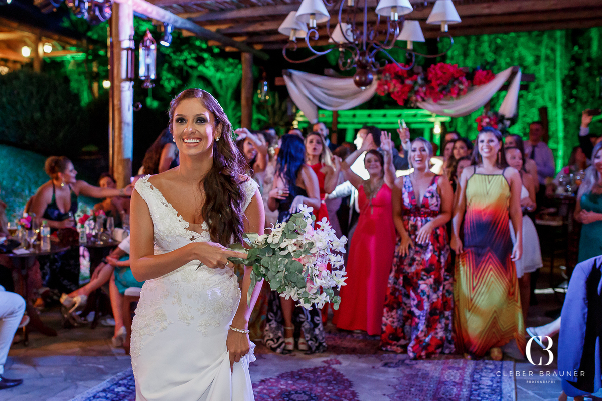 Lindo casamento realizado na Villa Tuiuty em Bento Gonçalves Rs, fotografado por Cleber Brauner, fotógrafo de casamento de Garibaldi e Porto alegre. Fotos do ensaio e trash the dress no site