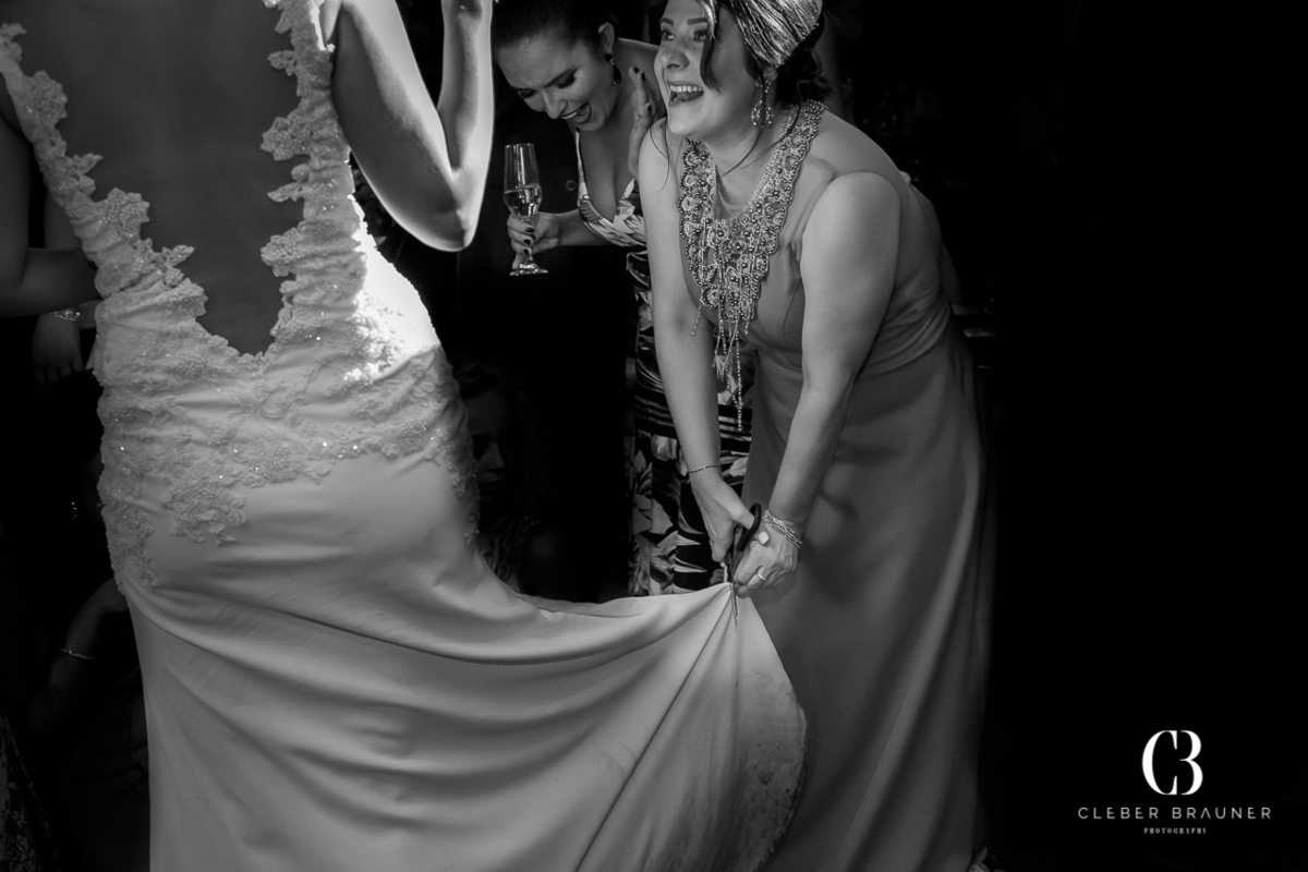 Lindo casamento realizado na Villa Tuiuty em Bento Gonçalves Rs, fotografado por Cleber Brauner, fotógrafo de casamento de Garibaldi e Porto alegre. Fotos do ensaio e trash the dress no site