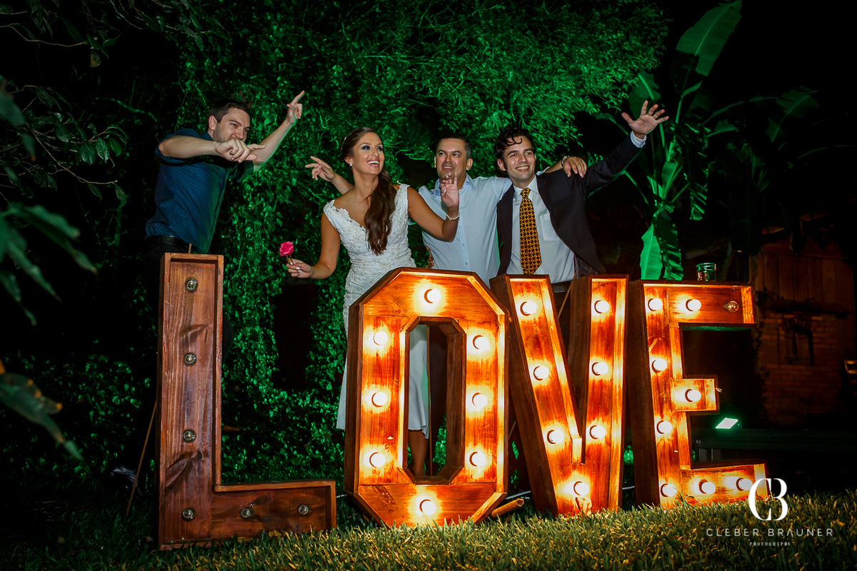 Lindo casamento realizado na Villa Tuiuty em Bento Gonçalves Rs, fotografado por Cleber Brauner, fotógrafo de casamento de Garibaldi e Porto alegre. Fotos do ensaio e trash the dress no site
