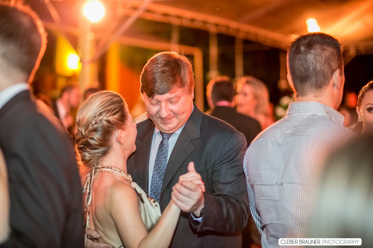 fotografo, fotografo de casamento, fotografo em porto alegre, fotos de casamento, ensaio noivos, cleber brauner, fotografo em gramado, fotografo bento gonçalves, fotografo seraa, trash the dress, book fotografico, casamento ao ar livre, make-up, noiva, ve