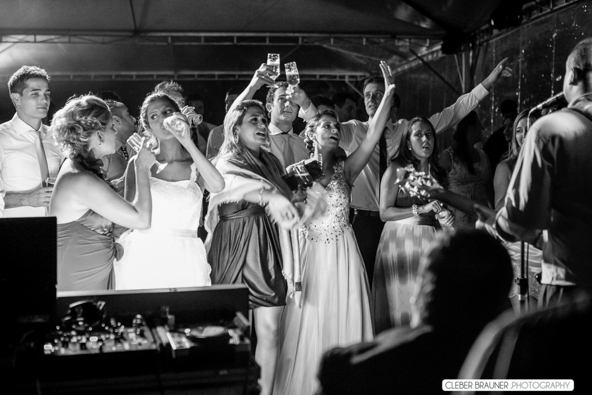 fotografo, fotografo de casamento, fotografo em porto alegre, fotos de casamento, ensaio noivos, cleber brauner, fotografo em gramado, fotografo bento gonçalves, fotografo seraa, trash the dress, book fotografico, casamento ao ar livre, make-up, noiva, ve