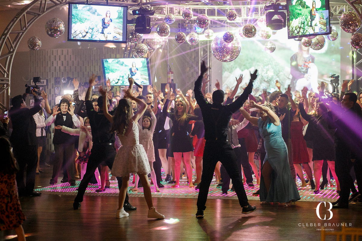 Festa de 15 anos Emilli, linda debutante, Familia Giovanaz, fotografo Cleber Brauner