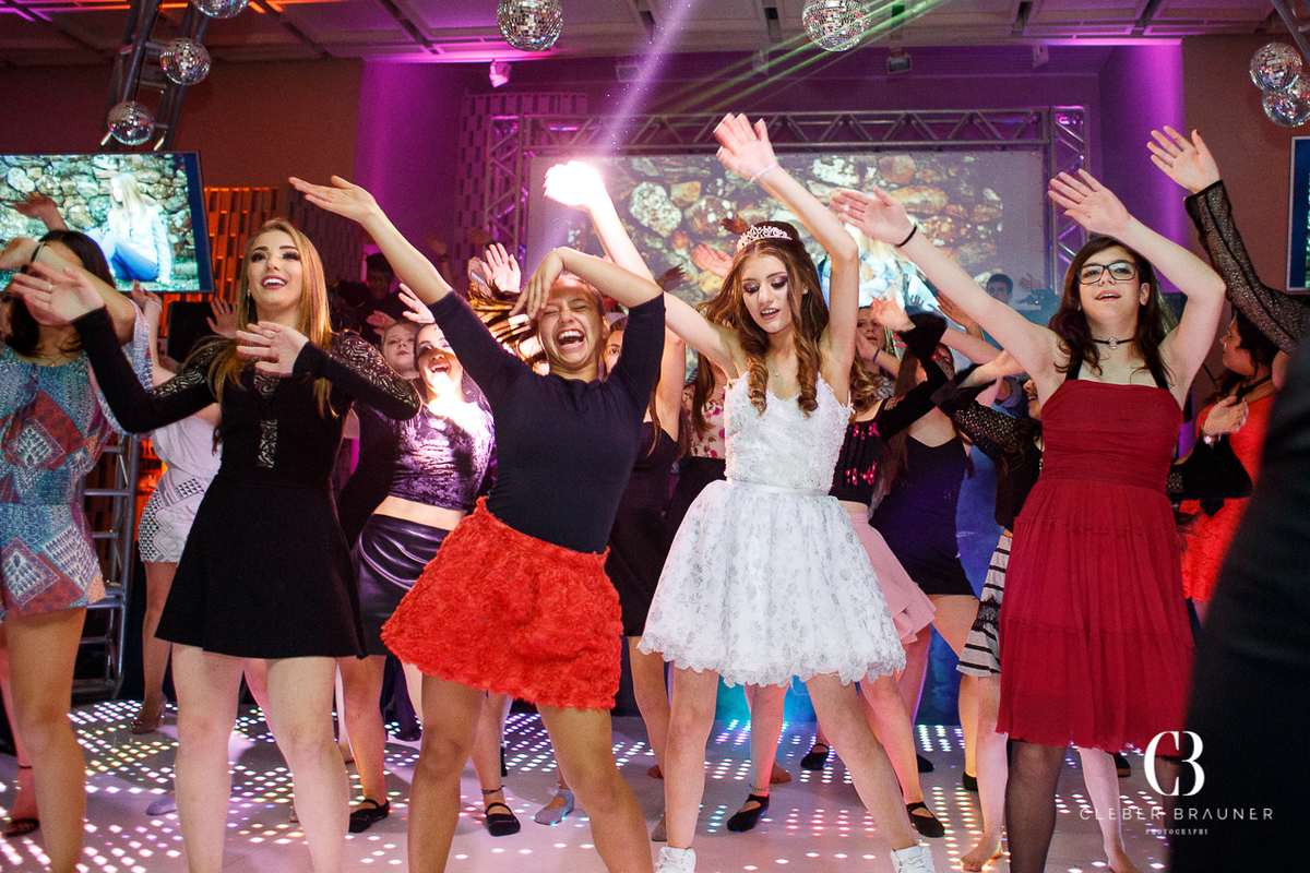 Festa de 15 anos Emilli, linda debutante, Familia Giovanaz, fotografo Cleber Brauner