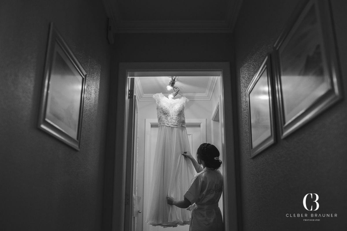 Casamento realizado na Paróquia Santo Antônio de Forqueta, onde também foi feito o ensaio fotográfico do casal e a recepção foi no Altos do Vale, com cerimonial da Silfite Eventos