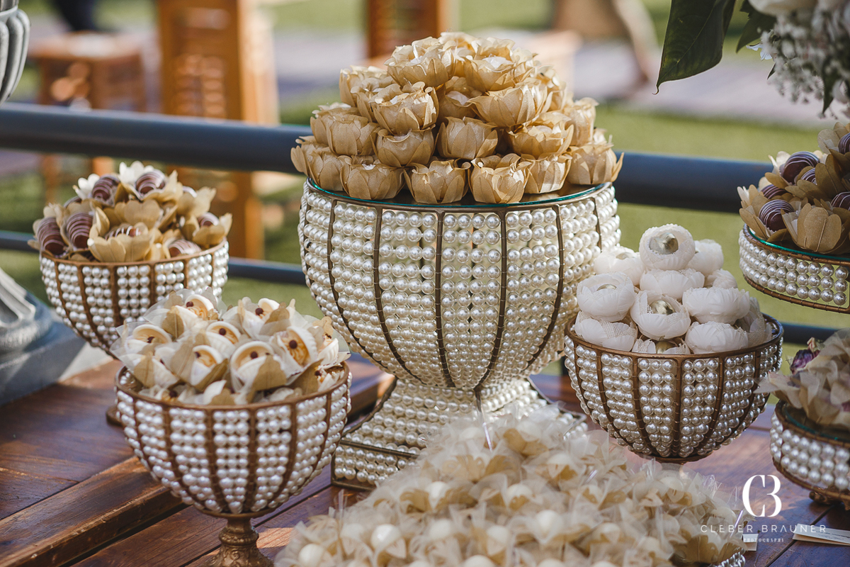 Casamento realizado na Paróquia Santo Antônio de Forqueta, onde também foi feito o ensaio fotográfico do casal e a recepção foi no Altos do Vale, com cerimonial da Silfite Eventos