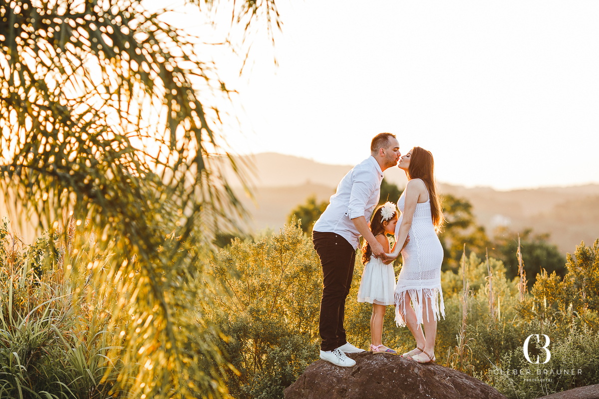 Ensaio gestante realizado na vinícola casa valduga no vale dos vinhedos em Bento Gonçalves. fotografado pelo fotógrafo de casamentos Cleber Brauner