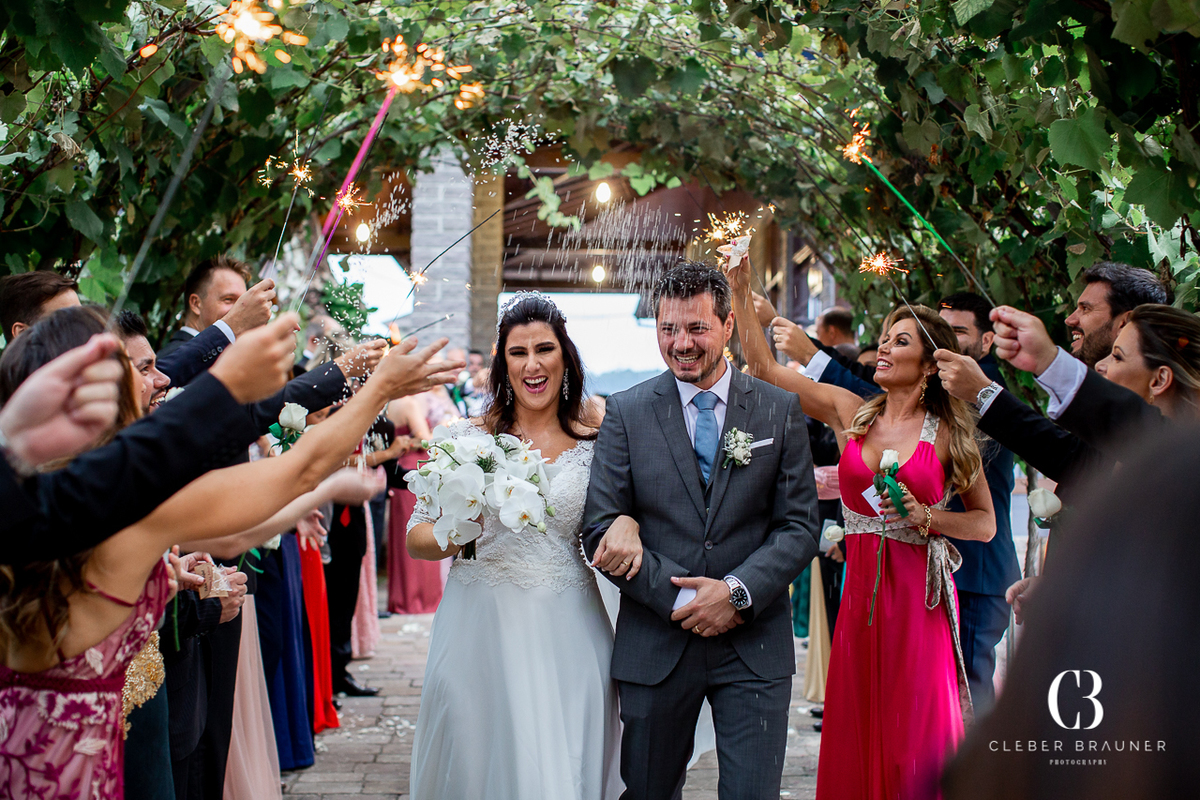 Casamento realizado na Casa Valduga, Vale dos Vinhedos, Bento Gonçalves. Fotos feitas por Cleber Brauner, fotógrafo de Garibaldi, Bento Gonçalves e todo estado do Rio Grande do Sul. Evento realizado em meios aos parreirais