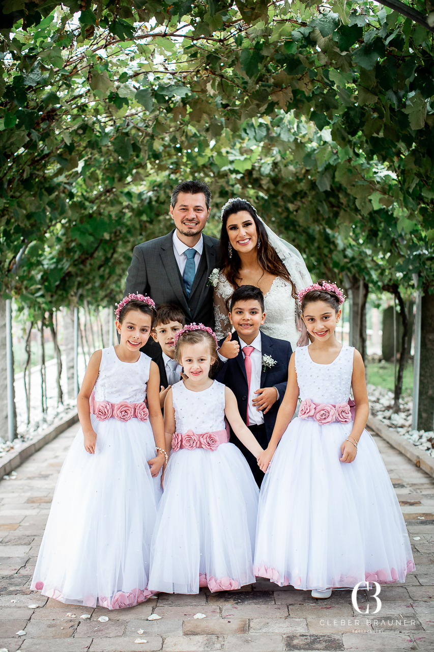 Casamento realizado na Casa Valduga, Vale dos Vinhedos, Bento Gonçalves. Fotos feitas por Cleber Brauner, fotógrafo de Garibaldi, Bento Gonçalves e todo estado do Rio Grande do Sul. Evento realizado em meios aos parreirais
