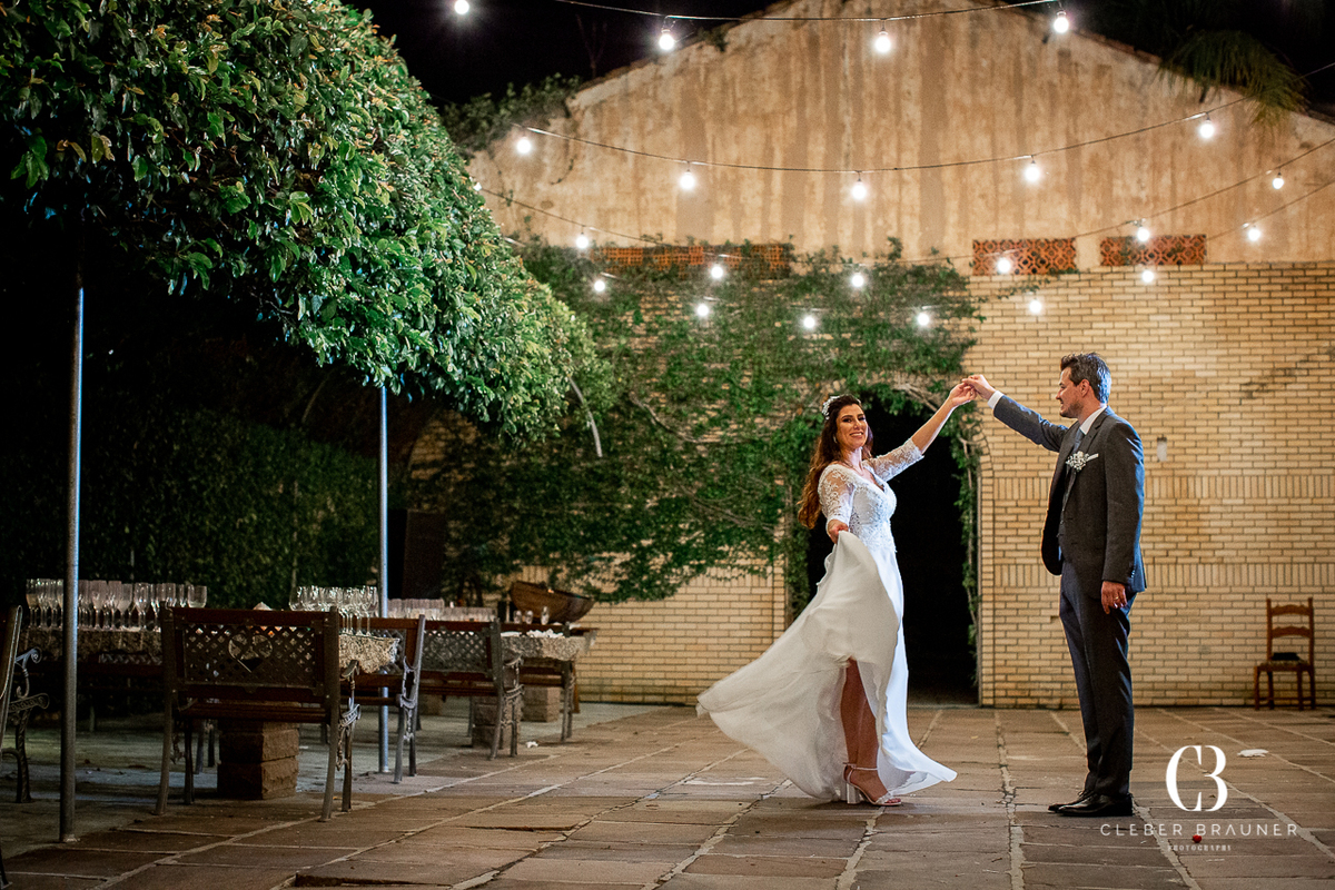 Casamento realizado na Casa Valduga, Vale dos Vinhedos, Bento Gonçalves. Fotos feitas por Cleber Brauner, fotógrafo de Garibaldi, Bento Gonçalves e todo estado do Rio Grande do Sul. Evento realizado em meios aos parreirais
