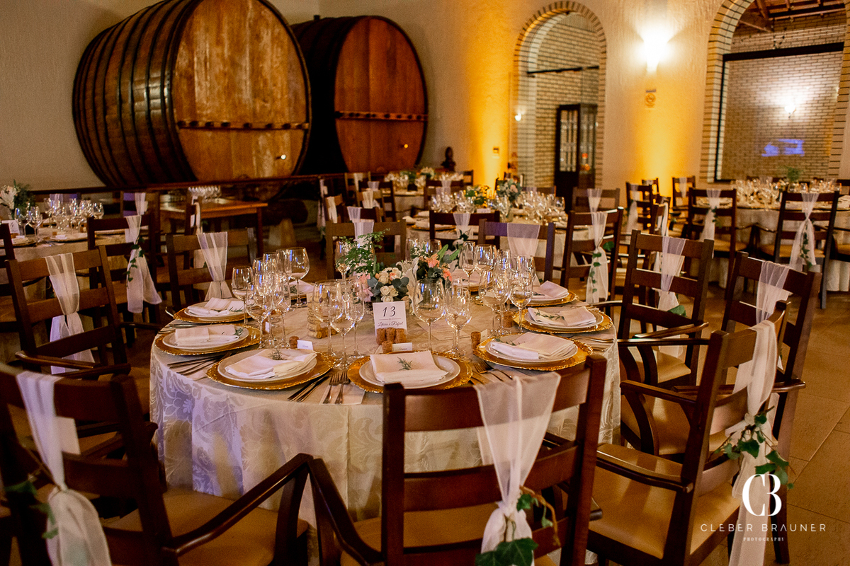 Casamento realizado na Casa Valduga, Vale dos Vinhedos, Bento Gonçalves. Fotos feitas por Cleber Brauner, fotógrafo de Garibaldi, Bento Gonçalves e todo estado do Rio Grande do Sul. Evento realizado em meios aos parreirais