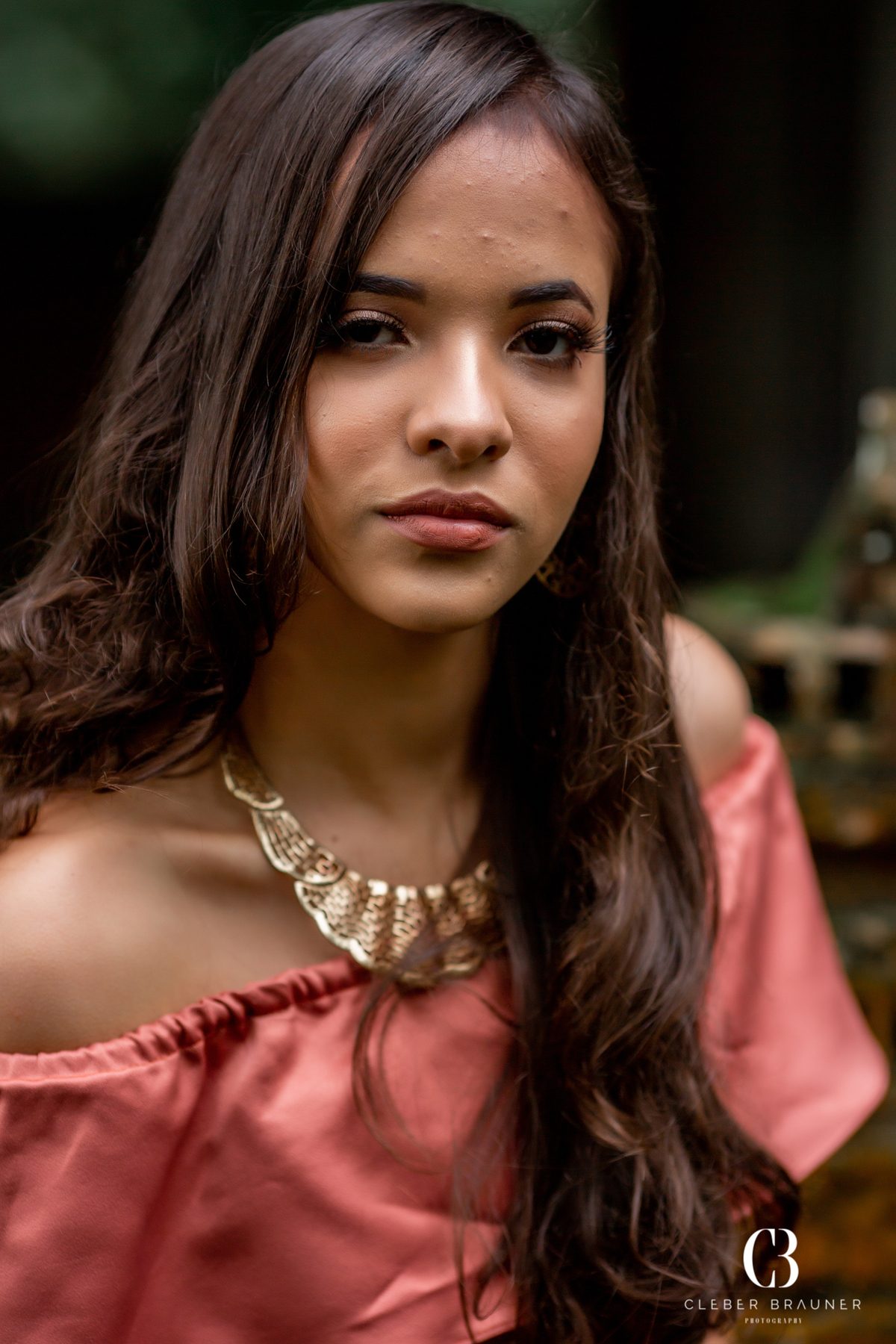 Ensaio externo de 15 anos pelo fotógrafo Cleber Brauner realizado nas cidades de Gramado e Canela. Fotos feitas nas ruínas do antigo cassino e no Lage de Pedras