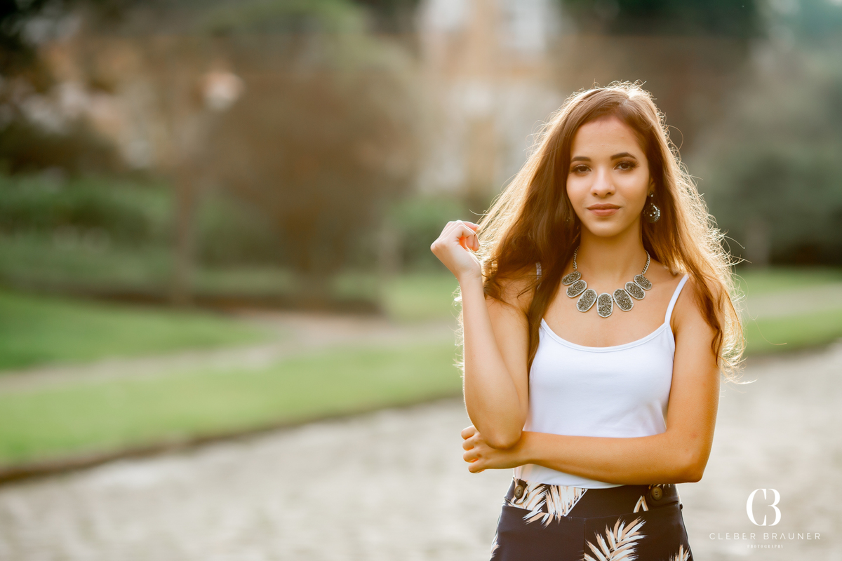 Ensaio externo de 15 anos pelo fotógrafo Cleber Brauner realizado nas cidades de Gramado e Canela. Fotos feitas nas ruínas do antigo cassino e no Lage de Pedras