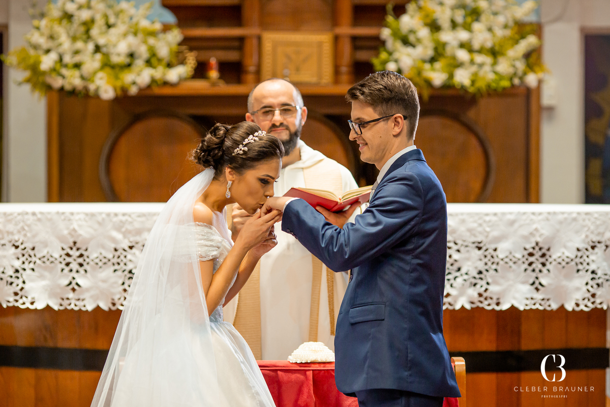 Casamento fotografado pelo fotógrafo Cleber Brauner, na cidade de Bento Gonçalves. Cerimonia realizada na Igreja São Bento e a recepção no Clube São Bento, cidade de Bento Gonçalves, Rio Grande do Sul