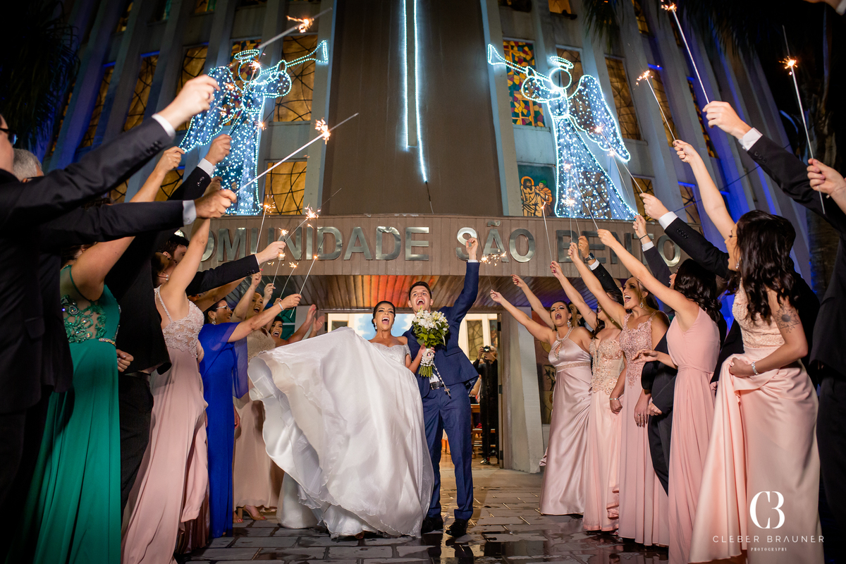Casamento fotografado pelo fotógrafo Cleber Brauner, na cidade de Bento Gonçalves. Cerimonia realizada na Igreja São Bento e a recepção no Clube São Bento, cidade de Bento Gonçalves, Rio Grande do Sul