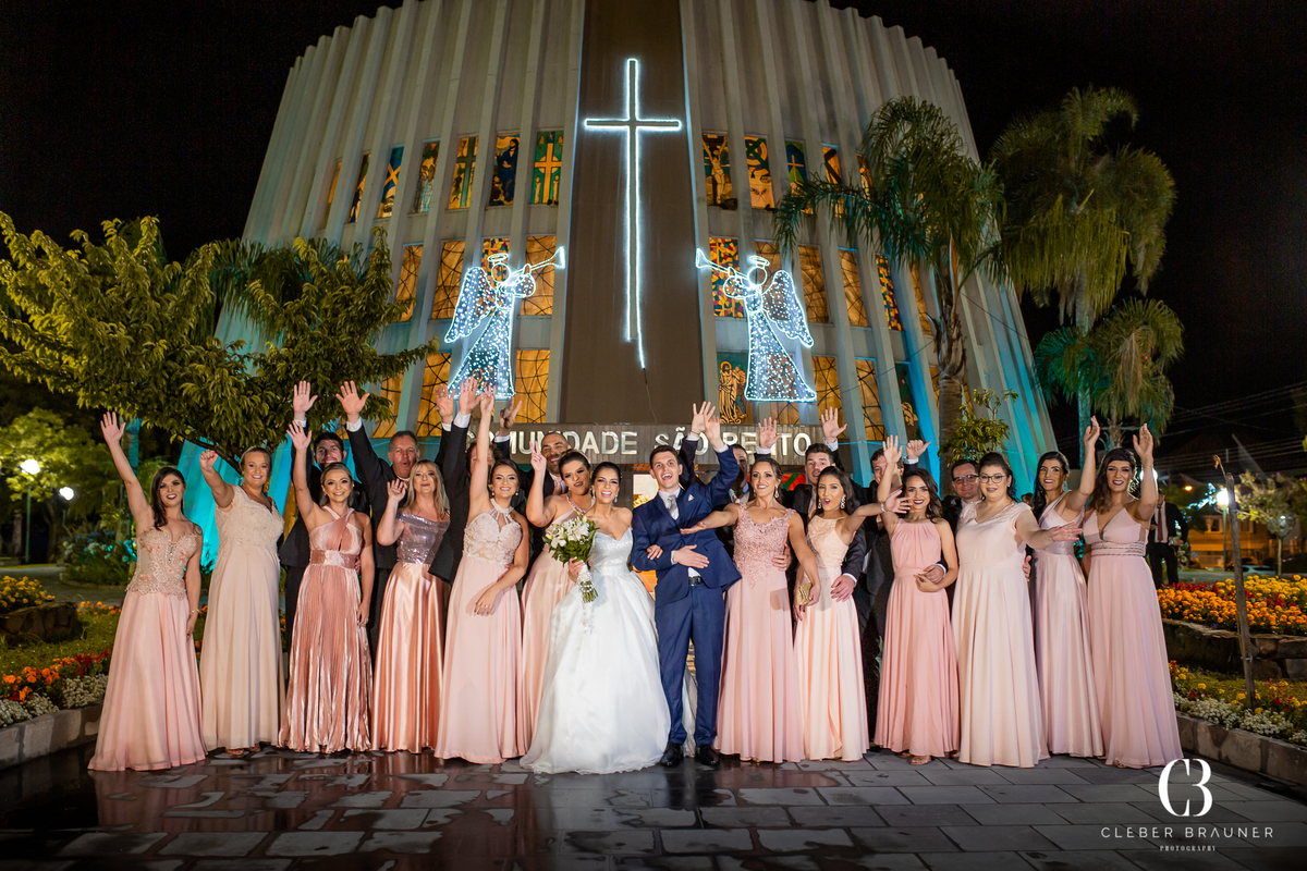 Casamento fotografado pelo fotógrafo Cleber Brauner, na cidade de Bento Gonçalves. Cerimonia realizada na Igreja São Bento e a recepção no Clube São Bento, cidade de Bento Gonçalves, Rio Grande do Sul