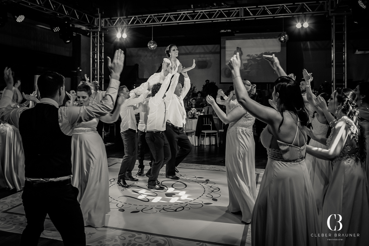 Casamento fotografado pelo fotógrafo Cleber Brauner, na cidade de Bento Gonçalves. Cerimonia realizada na Igreja São Bento e a recepção no Clube São Bento, cidade de Bento Gonçalves, Rio Grande do Sul