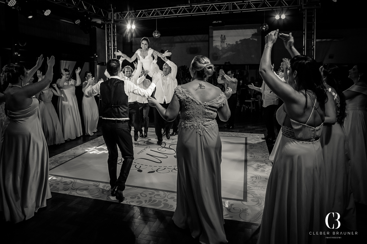 Casamento fotografado pelo fotógrafo Cleber Brauner, na cidade de Bento Gonçalves. Cerimonia realizada na Igreja São Bento e a recepção no Clube São Bento, cidade de Bento Gonçalves, Rio Grande do Sul