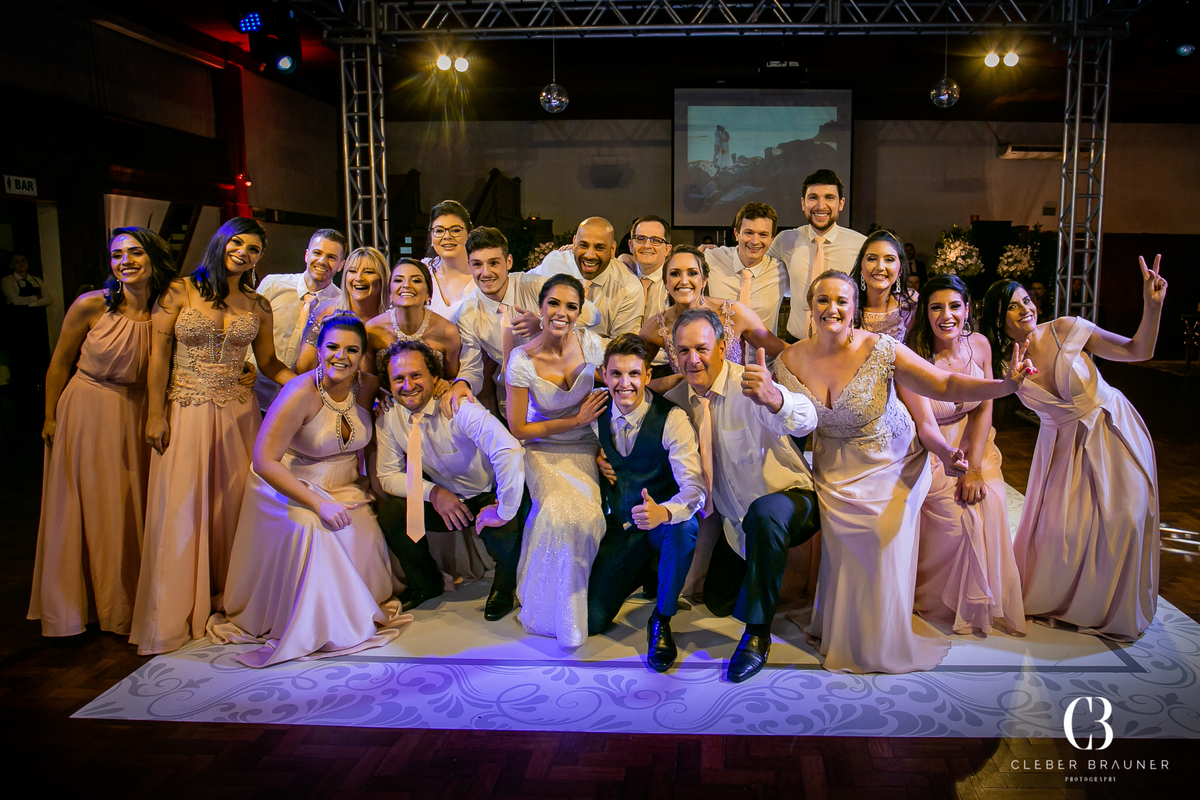 Casamento fotografado pelo fotógrafo Cleber Brauner, na cidade de Bento Gonçalves. Cerimonia realizada na Igreja São Bento e a recepção no Clube São Bento, cidade de Bento Gonçalves, Rio Grande do Sul