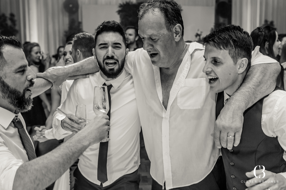 Casamento fotografado pelo fotógrafo Cleber Brauner, na cidade de Bento Gonçalves. Cerimonia realizada na Igreja São Bento e a recepção no Clube São Bento, cidade de Bento Gonçalves, Rio Grande do Sul
