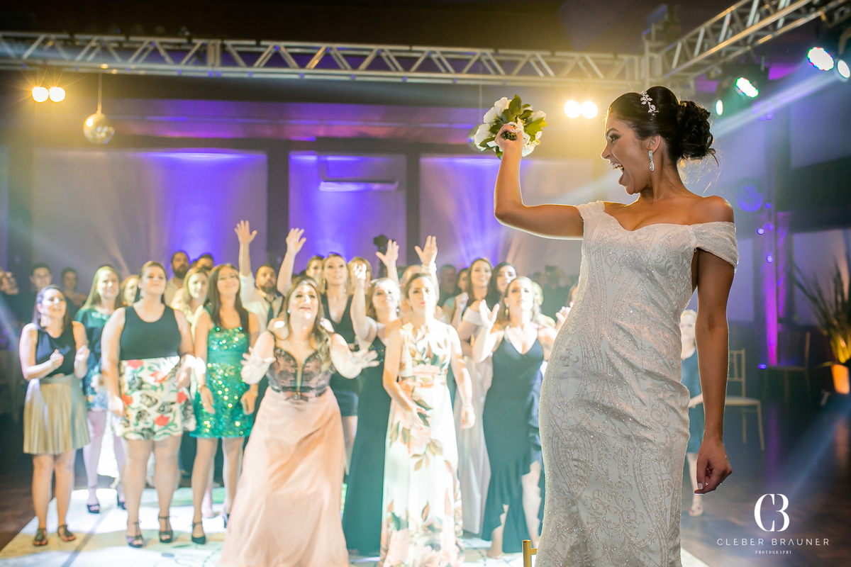 Casamento fotografado pelo fotógrafo Cleber Brauner, na cidade de Bento Gonçalves. Cerimonia realizada na Igreja São Bento e a recepção no Clube São Bento, cidade de Bento Gonçalves, Rio Grande do Sul
