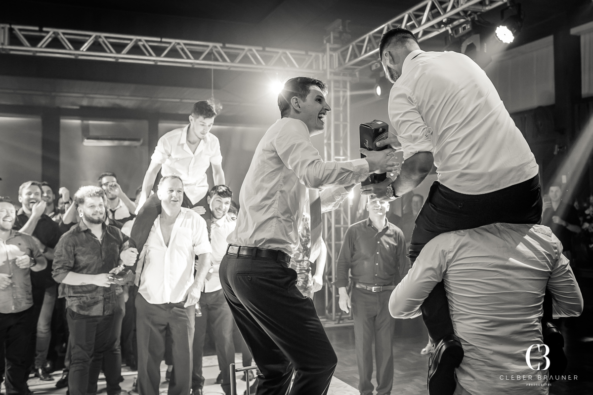Casamento fotografado pelo fotógrafo Cleber Brauner, na cidade de Bento Gonçalves. Cerimonia realizada na Igreja São Bento e a recepção no Clube São Bento, cidade de Bento Gonçalves, Rio Grande do Sul