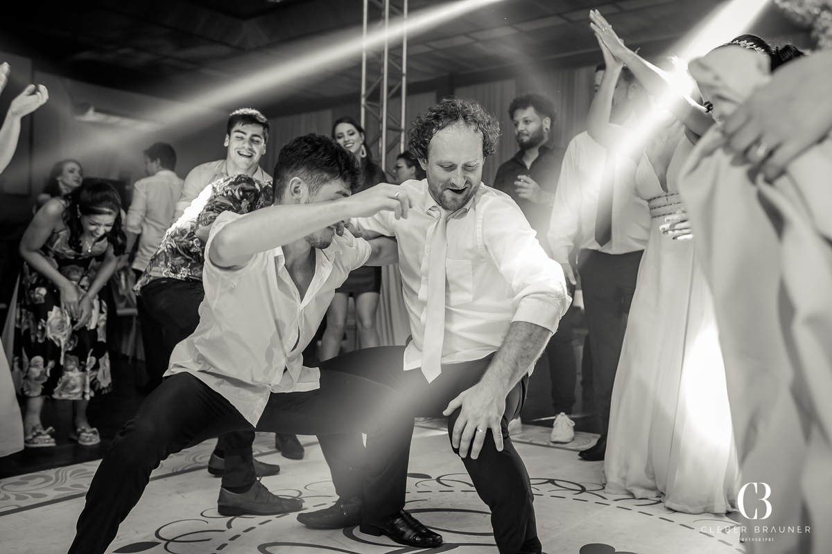 Casamento fotografado pelo fotógrafo Cleber Brauner, na cidade de Bento Gonçalves. Cerimonia realizada na Igreja São Bento e a recepção no Clube São Bento, cidade de Bento Gonçalves, Rio Grande do Sul