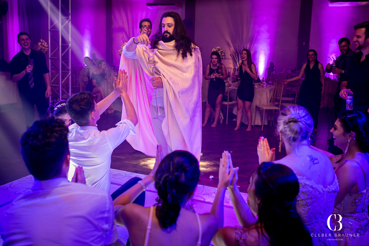 Casamento fotografado pelo fotógrafo Cleber Brauner, na cidade de Bento Gonçalves. Cerimonia realizada na Igreja São Bento e a recepção no Clube São Bento, cidade de Bento Gonçalves, Rio Grande do Sul