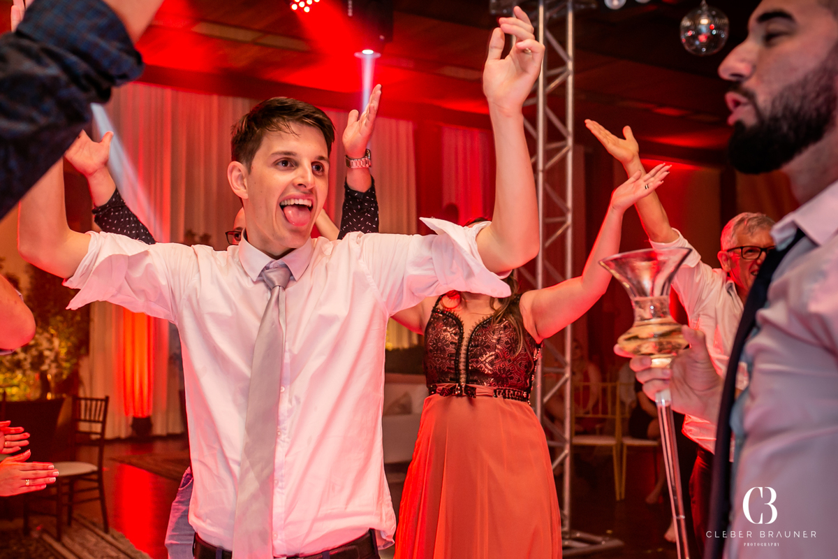 Casamento fotografado pelo fotógrafo Cleber Brauner, na cidade de Bento Gonçalves. Cerimonia realizada na Igreja São Bento e a recepção no Clube São Bento, cidade de Bento Gonçalves, Rio Grande do Sul
