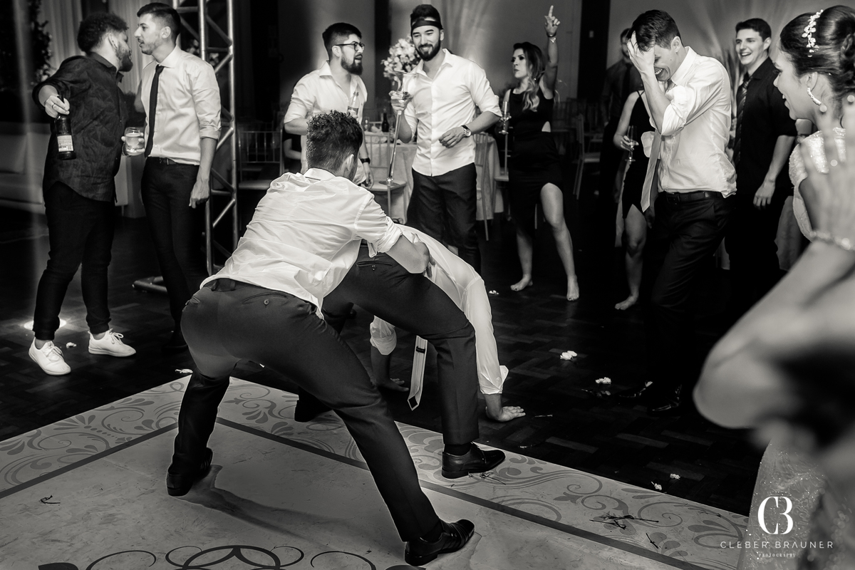 Casamento fotografado pelo fotógrafo Cleber Brauner, na cidade de Bento Gonçalves. Cerimonia realizada na Igreja São Bento e a recepção no Clube São Bento, cidade de Bento Gonçalves, Rio Grande do Sul