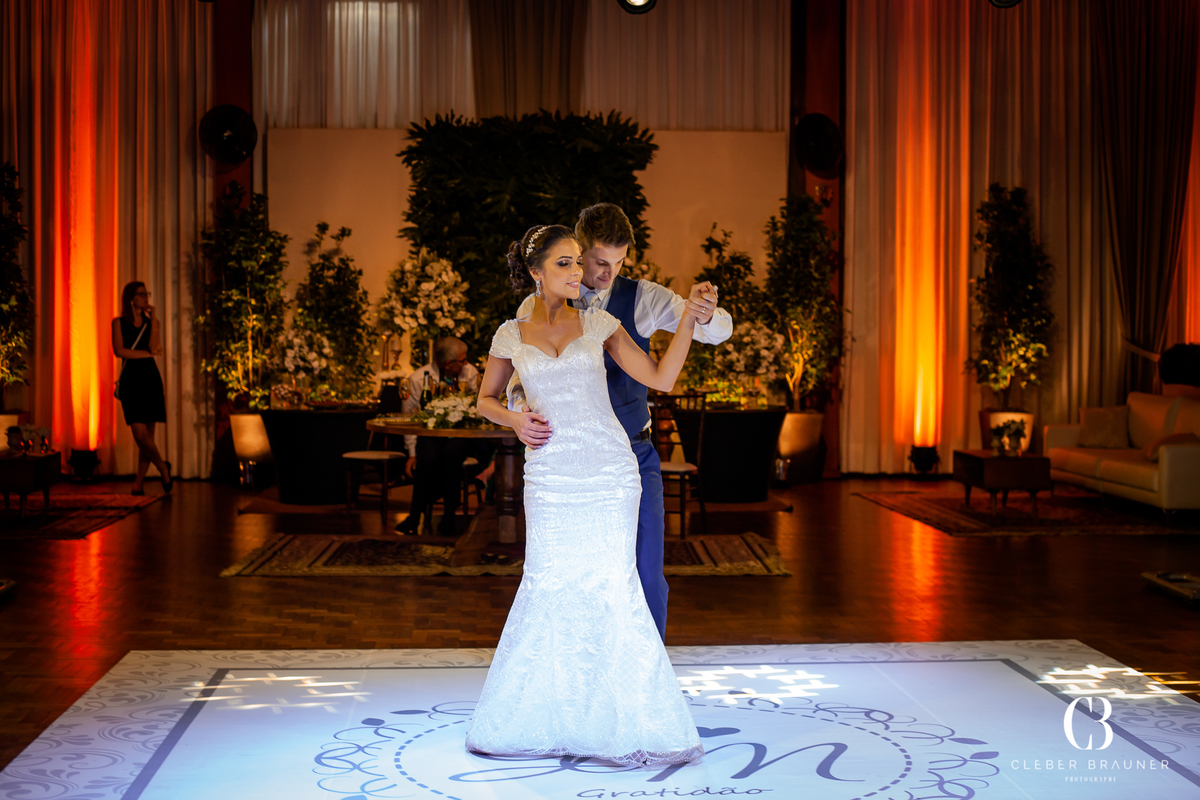 Casamento fotografado pelo fotógrafo Cleber Brauner, na cidade de Bento Gonçalves. Cerimonia realizada na Igreja São Bento e a recepção no Clube São Bento, cidade de Bento Gonçalves, Rio Grande do Sul