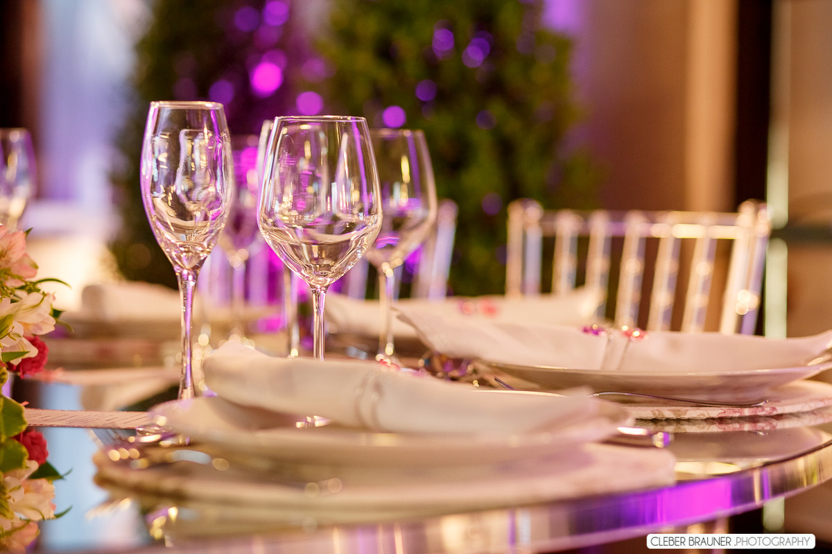 Linda festa de 15 anos fotografada pelo fotografo de casamento de caxias do sul Cleber Brauner, a Debutande estava
simplesmente linda a festa ocorreu na Vinícoça Lovara no Vale dos vinhedos em Bento Gonçalves.