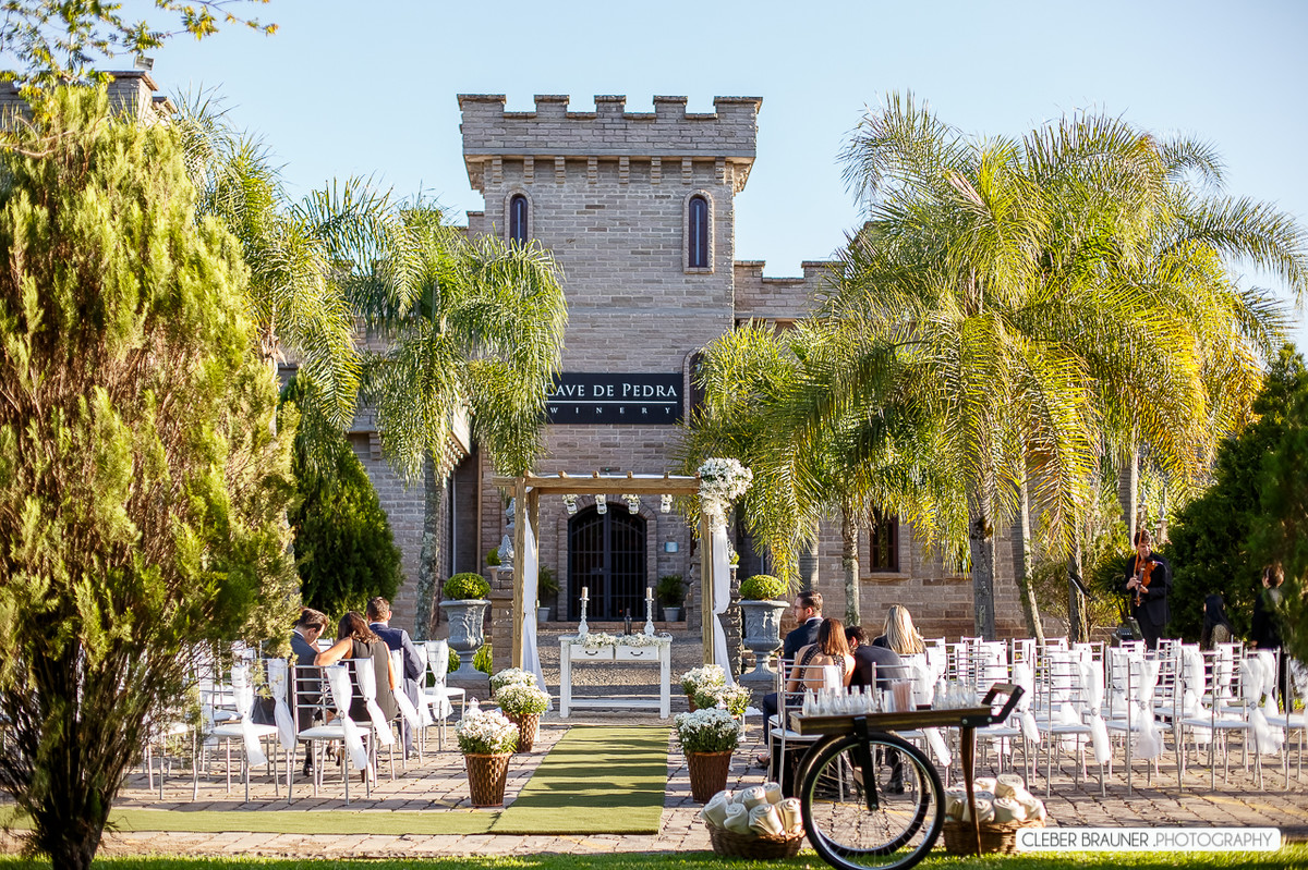 Lindo casamento fotografado na VinicolaCave de Pedra, em Bento Gonçalves na Serra Gaucha, pelo fotógrafo de casamento de Garibaldi Cleber Brauner.