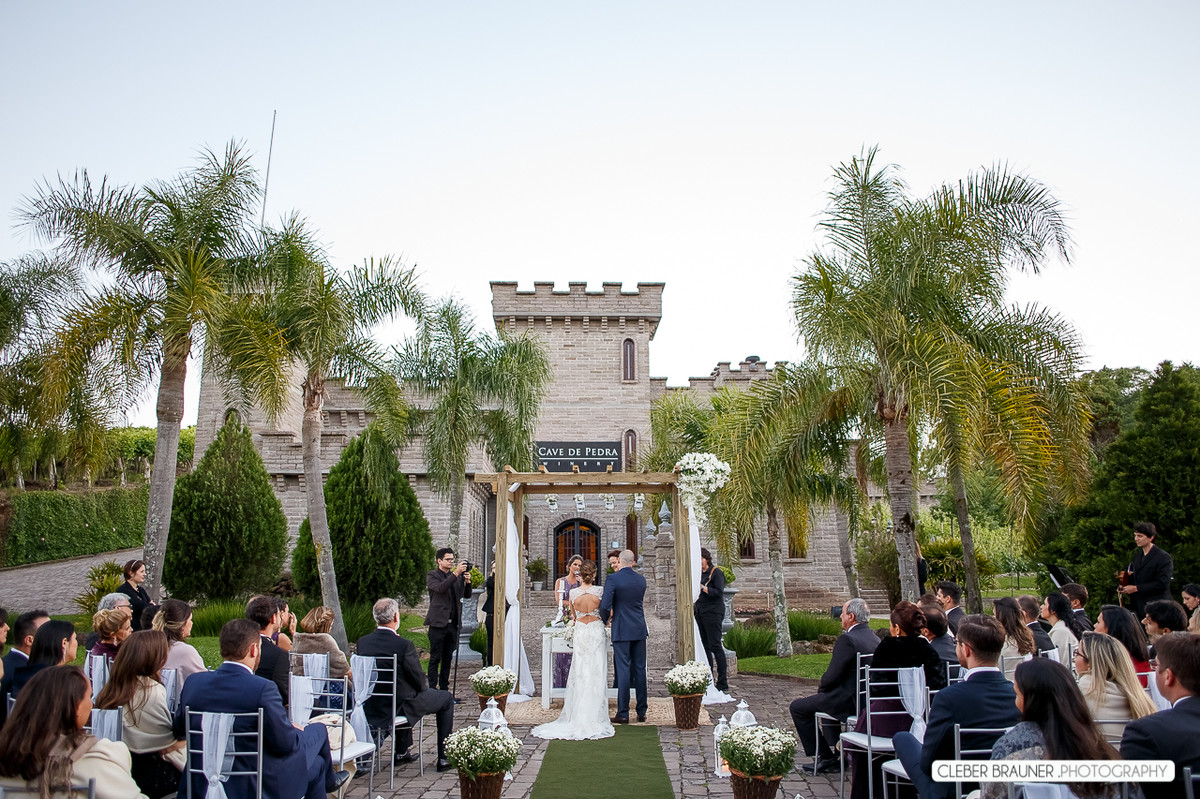 Lindo casamento fotografado na VinicolaCave de Pedra, em Bento Gonçalves na Serra Gaucha, pelo fotógrafo de casamento de Garibaldi Cleber Brauner.