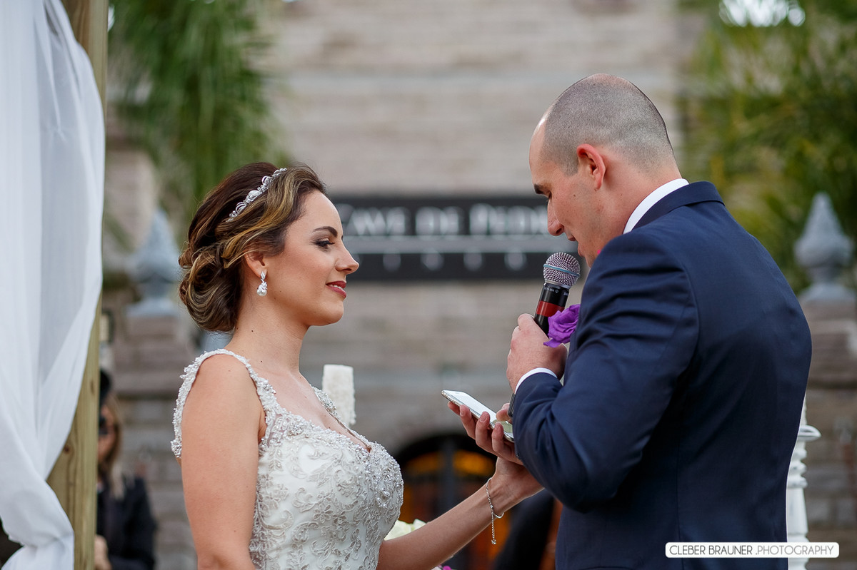 Lindo casamento fotografado na VinicolaCave de Pedra, em Bento Gonçalves na Serra Gaucha, pelo fotógrafo de casamento de Garibaldi Cleber Brauner.