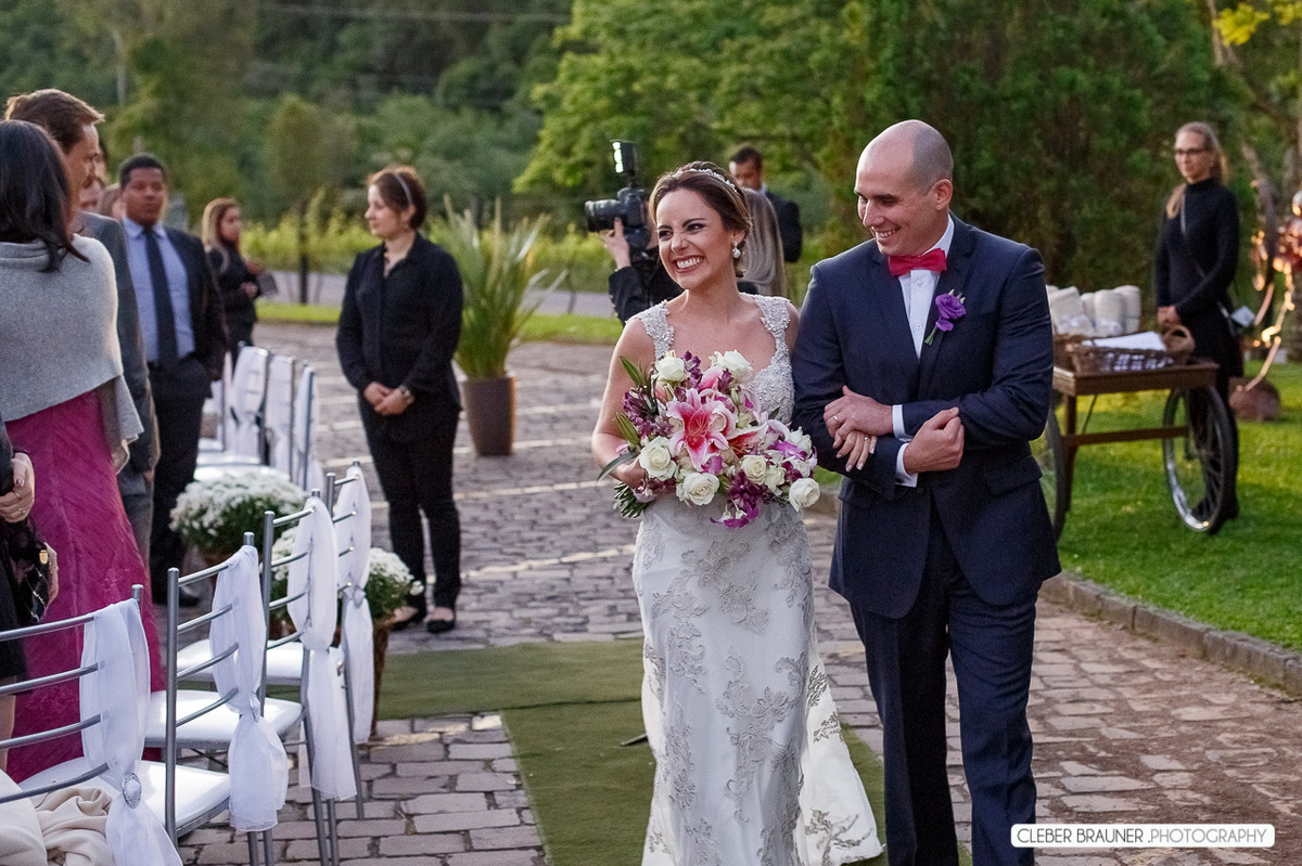 Lindo casamento fotografado na VinicolaCave de Pedra, em Bento Gonçalves na Serra Gaucha, pelo fotógrafo de casamento de Garibaldi Cleber Brauner.