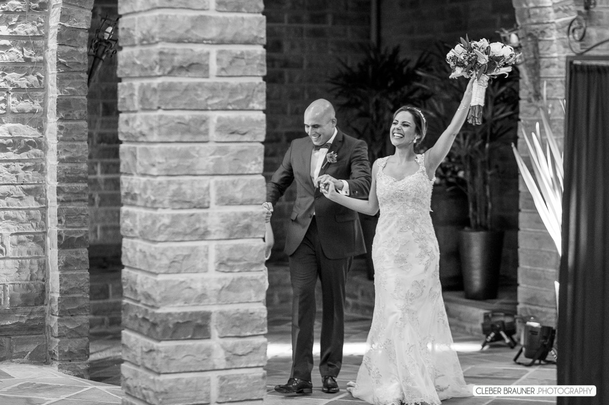 Lindo casamento fotografado na VinicolaCave de Pedra, em Bento Gonçalves na Serra Gaucha, pelo fotógrafo de casamento de Garibaldi Cleber Brauner.