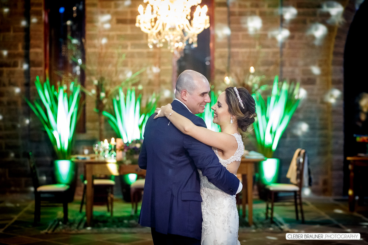 Lindo casamento fotografado na VinicolaCave de Pedra, em Bento Gonçalves na Serra Gaucha, pelo fotógrafo de casamento de Garibaldi Cleber Brauner.