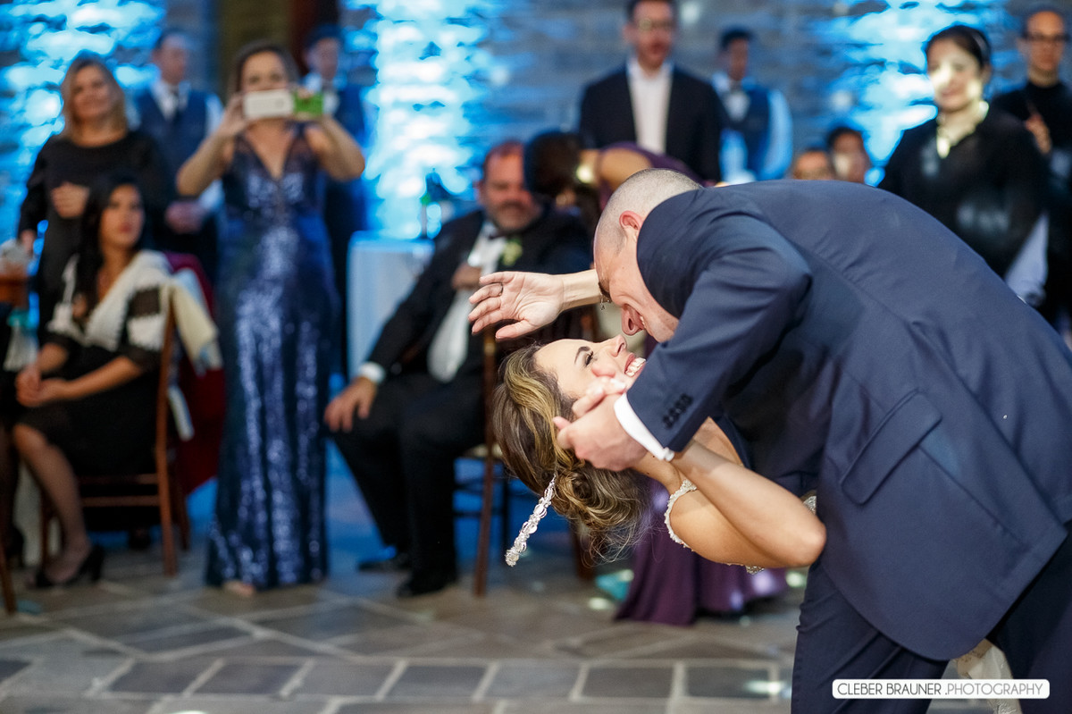 Lindo casamento fotografado na VinicolaCave de Pedra, em Bento Gonçalves na Serra Gaucha, pelo fotógrafo de casamento de Garibaldi Cleber Brauner.