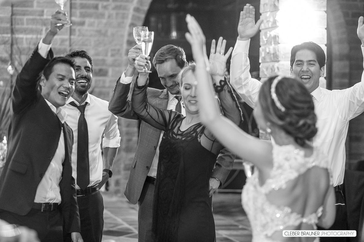 Lindo casamento fotografado na VinicolaCave de Pedra, em Bento Gonçalves na Serra Gaucha, pelo fotógrafo de casamento de Garibaldi Cleber Brauner.