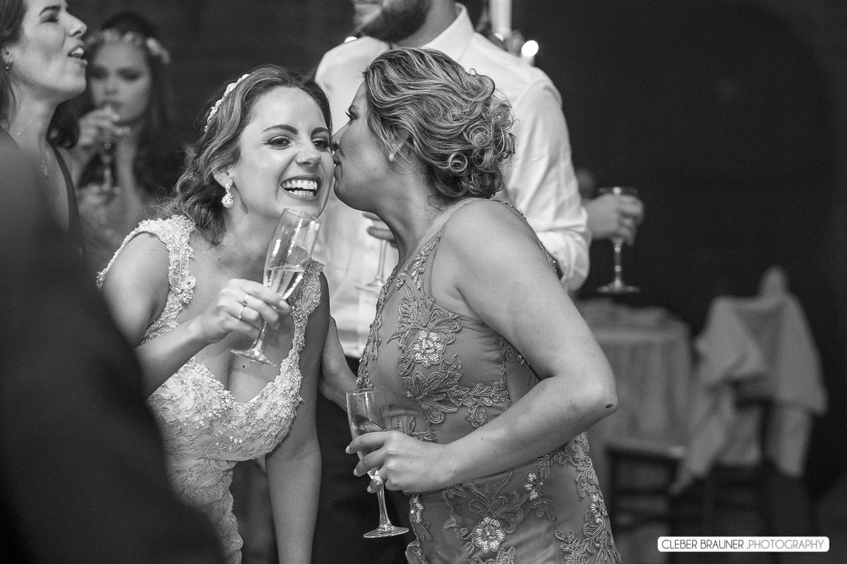 Lindo casamento fotografado na VinicolaCave de Pedra, em Bento Gonçalves na Serra Gaucha, pelo fotógrafo de casamento de Garibaldi Cleber Brauner.