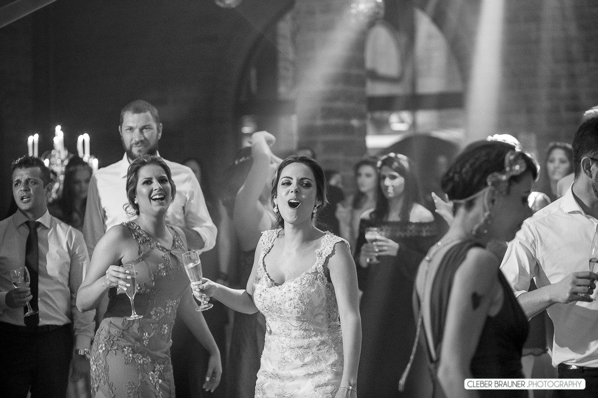 Lindo casamento fotografado na VinicolaCave de Pedra, em Bento Gonçalves na Serra Gaucha, pelo fotógrafo de casamento de Garibaldi Cleber Brauner.
